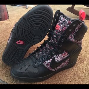 Nike Dunk Sky High Sneaker boot